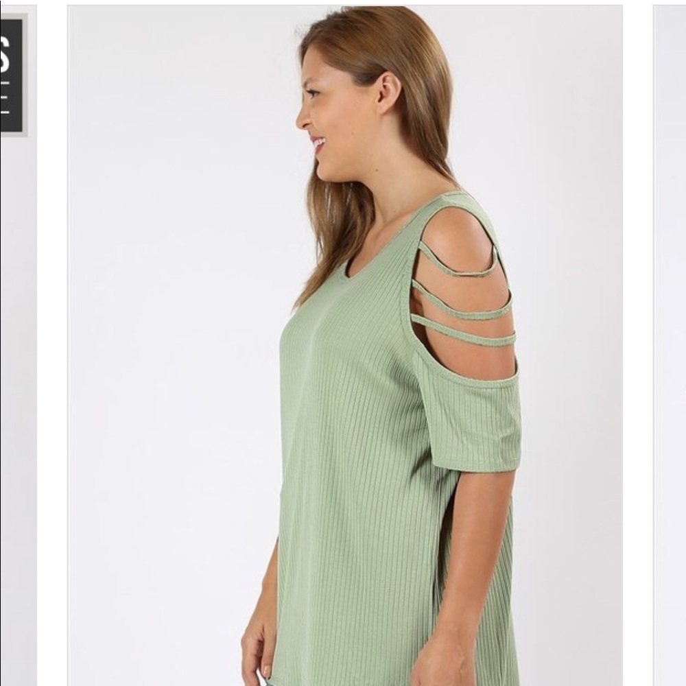 Sexy Shoulder Moss Green Ribbed Plus Size Top - Picture 2 of 3
